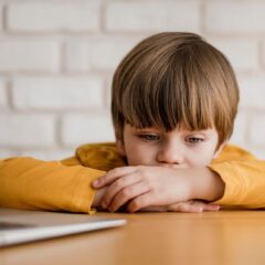 15 frases tóxicas que dejan huella y nunca hay que decirle a un hijo, según los expertos
