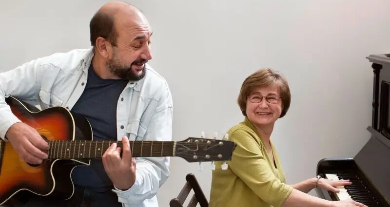 Musicoterapia: qué le pasa a tu cerebro cuando escuchás música y por qué mejora la salud